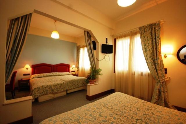 Hotel Elvetia Karpenísion Cameră foto