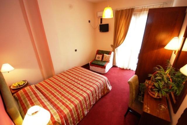 Hotel Elvetia Karpenísion Cameră foto